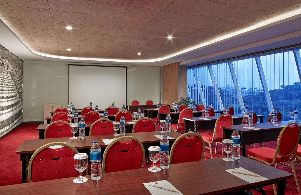 ไอบิส เกดิ้ง เซอร์ปง โฮเต็ล Hotel ภายนอก รูปภาพ